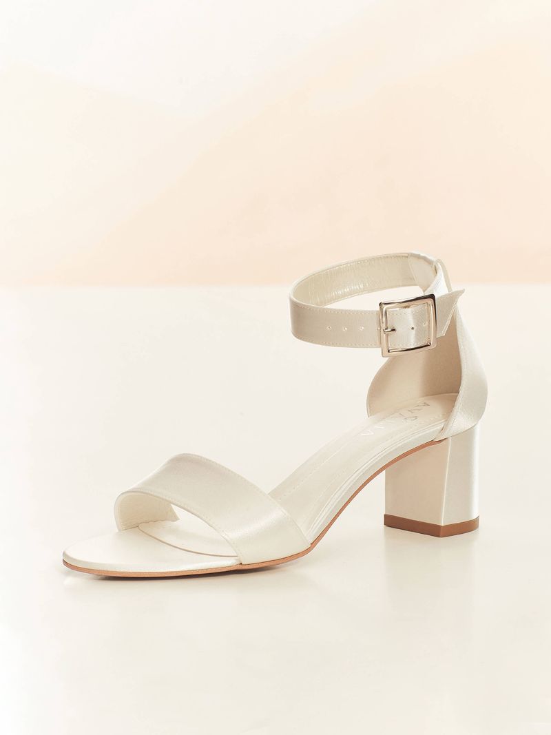 carrie avalia bridal shoes 4